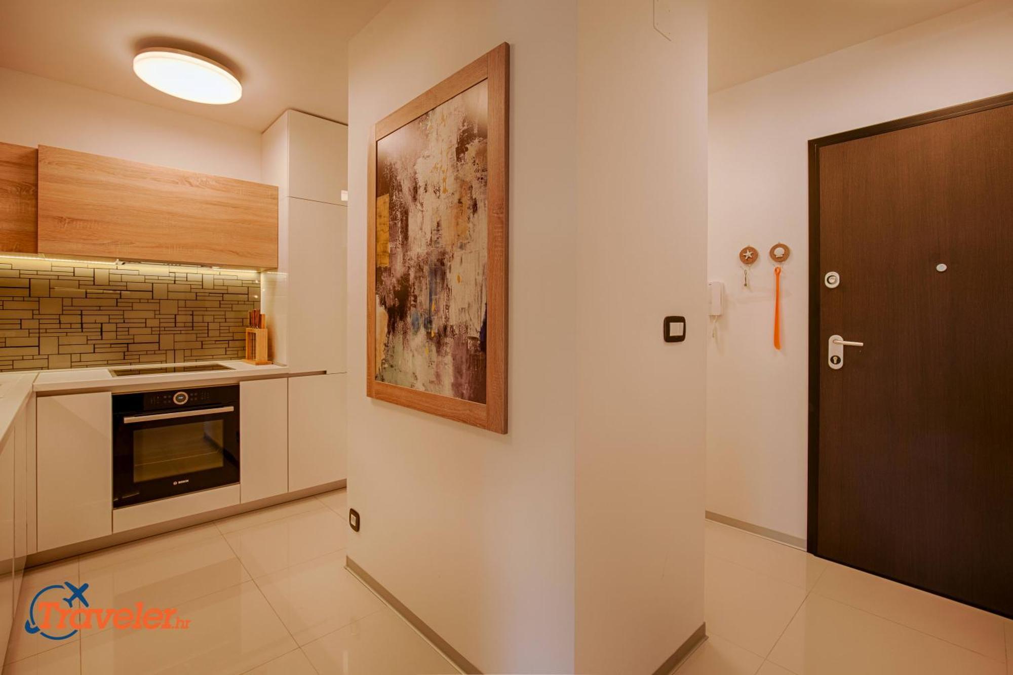 Deluxe New Apartments - Few Steps From The Beach - Luxury Holiday With Style - By Traveler Tourist Agency Krk คิร์ก ภายนอก รูปภาพ