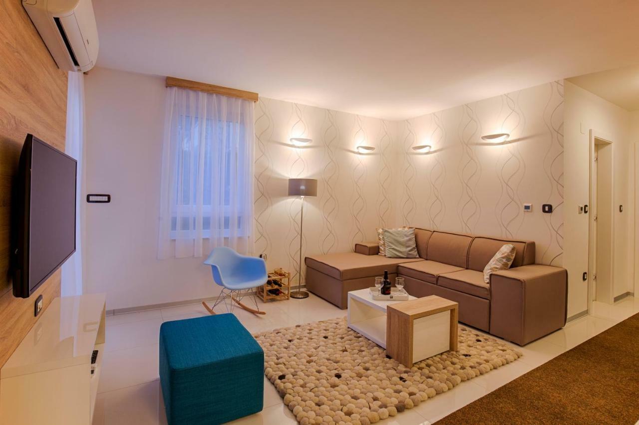 Deluxe New Apartments - Few Steps From The Beach - Luxury Holiday With Style - By Traveler Tourist Agency Krk คิร์ก ภายนอก รูปภาพ