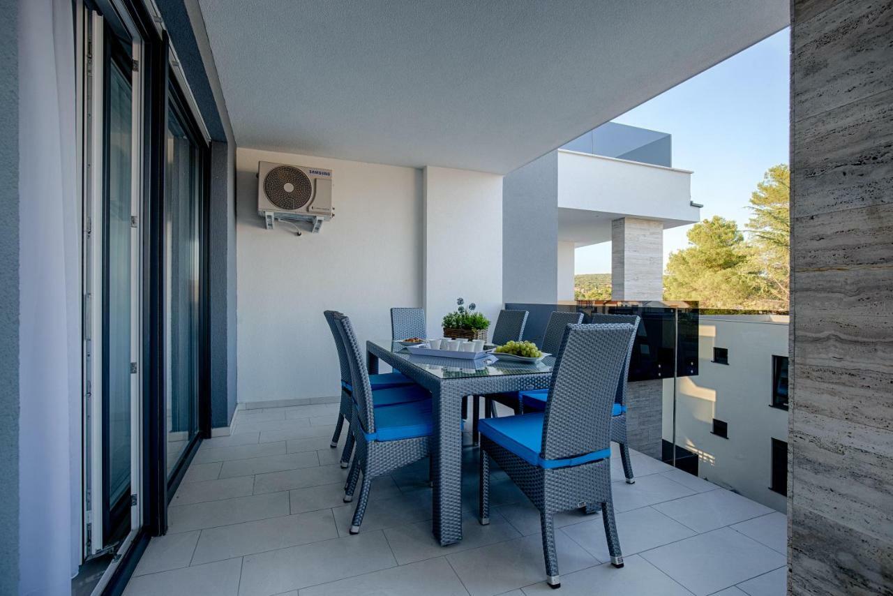 Deluxe New Apartments - Few Steps From The Beach - Luxury Holiday With Style - By Traveler Tourist Agency Krk คิร์ก ภายนอก รูปภาพ