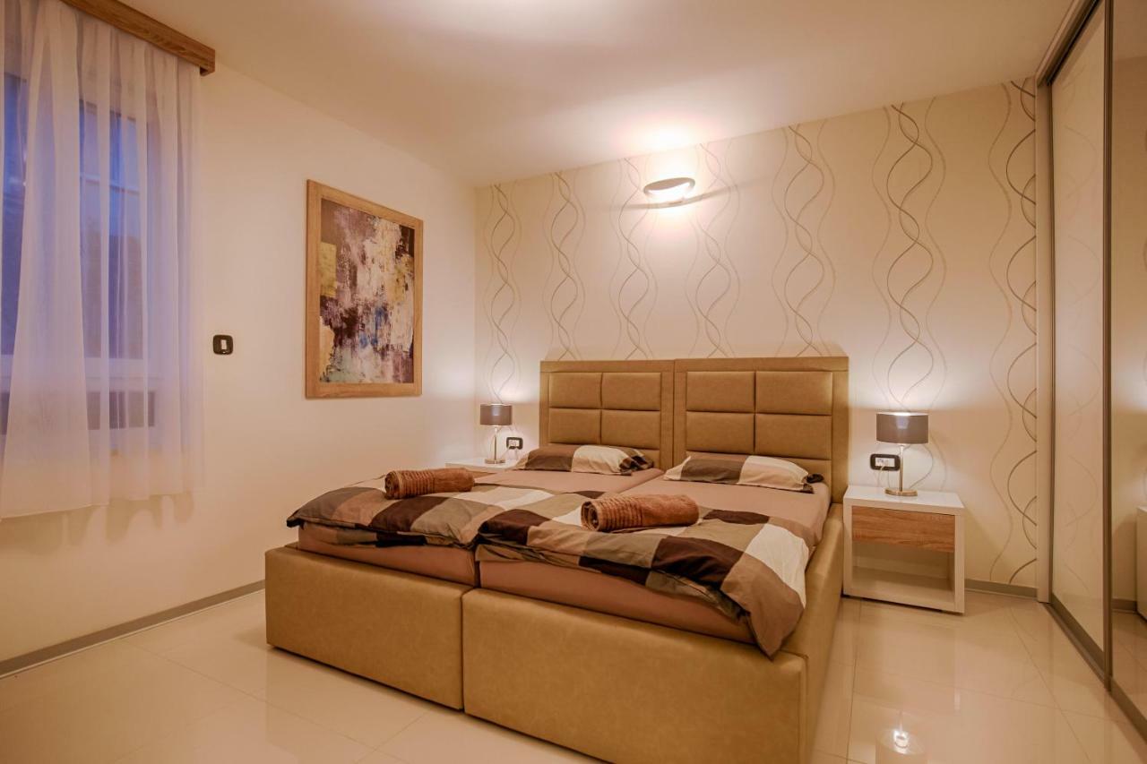 Deluxe New Apartments - Few Steps From The Beach - Luxury Holiday With Style - By Traveler Tourist Agency Krk คิร์ก ภายนอก รูปภาพ